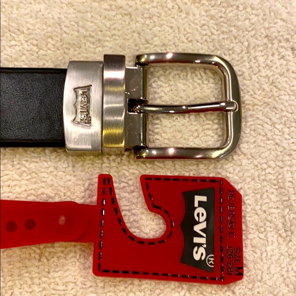 Levi’s Reversible Belt Kids M (26-28) Never Worn